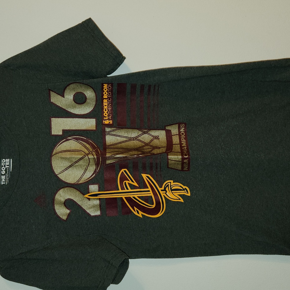 Adidas 2016 Cleveland Cavaliers NBA Champion‎ Locker Room Shirt